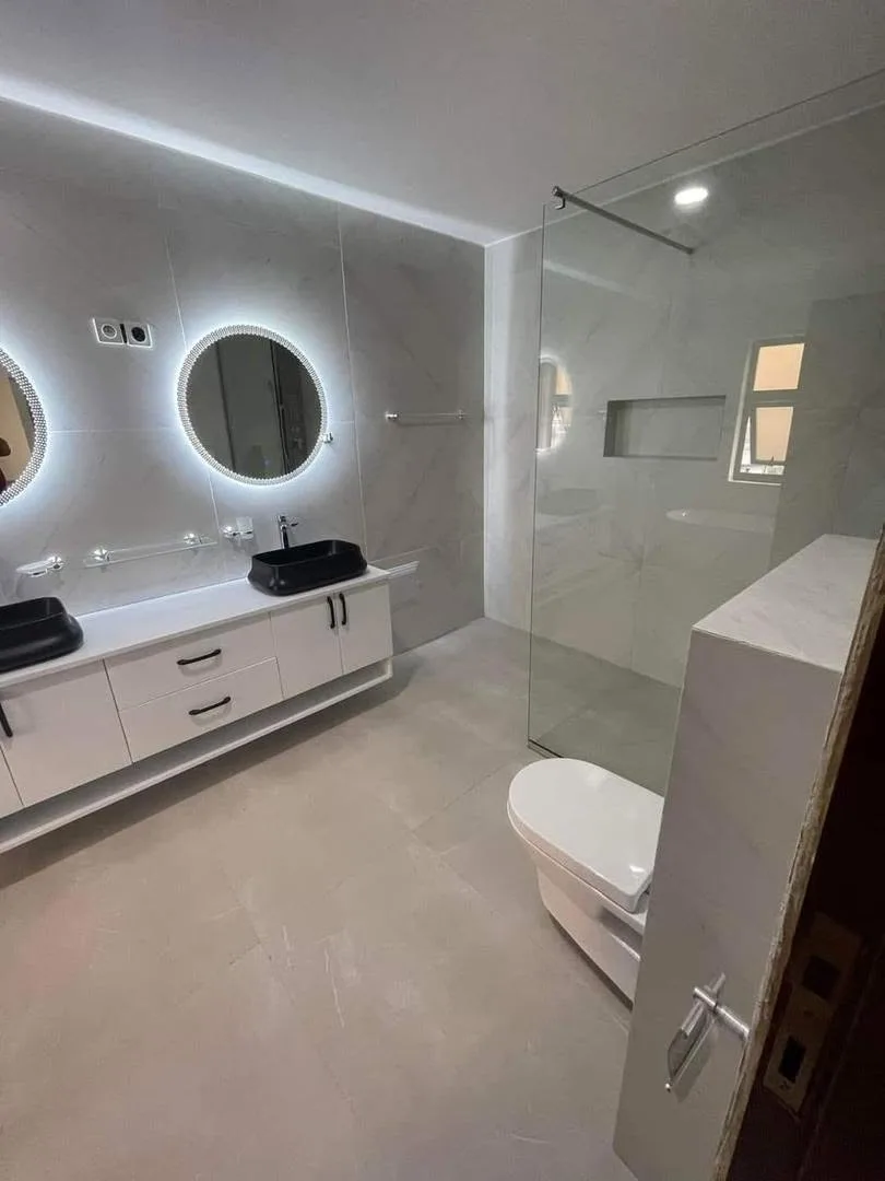 A VENDRE : BELLE MAISON INDIVIDUELLE R+1 A Yassa – CITE CHIRAC