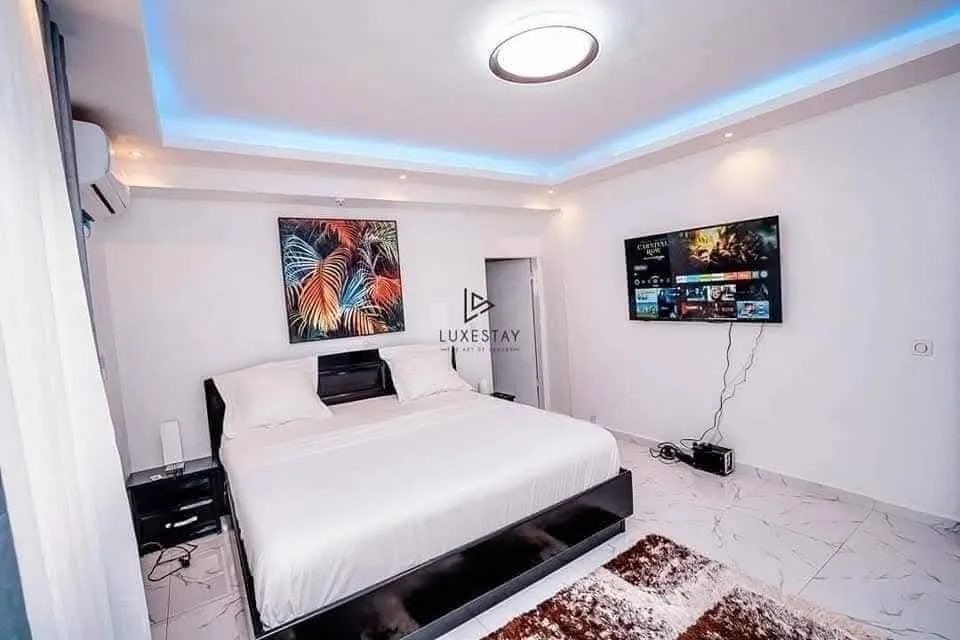 VILLA MEUBLEE HAUT DE GAMME A LOUER – DOUALA MAKEPE PETIT PAYS