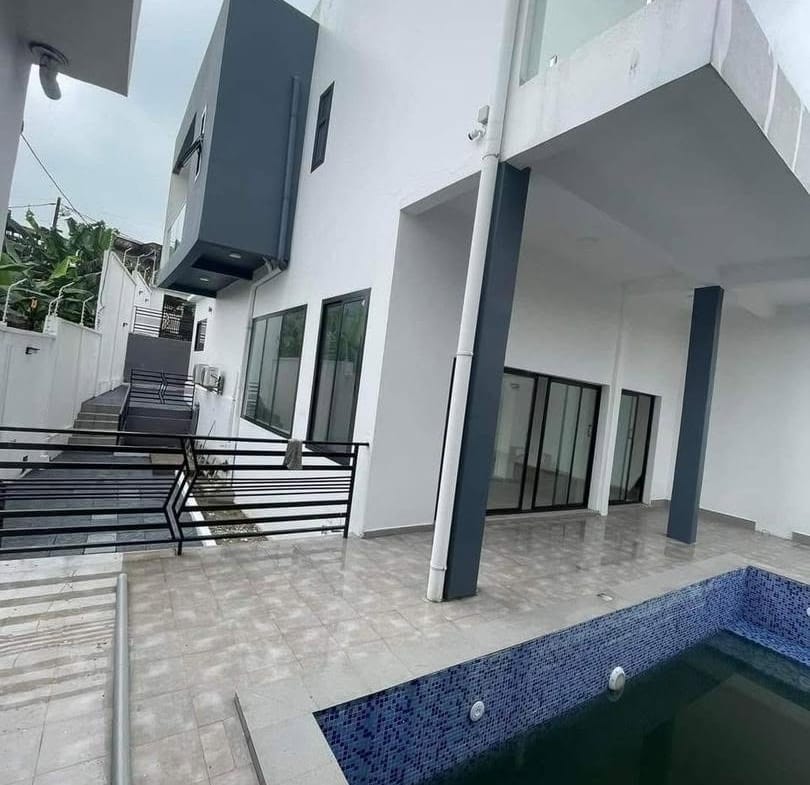 A VENDRE : BELLE MAISON INDIVIDUELLE R+1 A Yassa – CITE CHIRAC