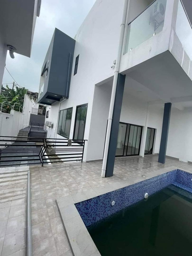 A VENDRE : BELLE MAISON INDIVIDUELLE R+1 A Yassa – CITE CHIRAC