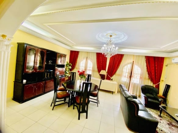 LOCATION-MEUBLEE A BONAMOUSSADI-SABLE, entrée mbanya hotel