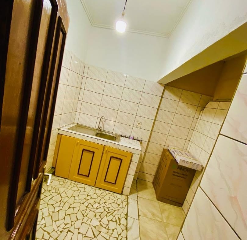LOCATION-MEUBLEE A BONAMOUSSADI-SABLE, entrée mbanya hotel