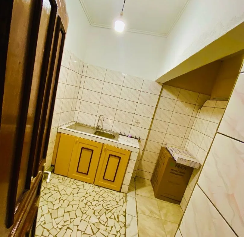 LOCATION-MEUBLEE A BONAMOUSSADI-SABLE, entrée mbanya hotel