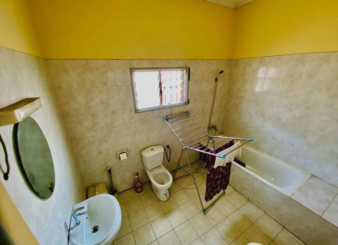LOCATION MEUBLÉE À BONAMOUSSADI – SABLE (Entrée Mbanya Hôtel)