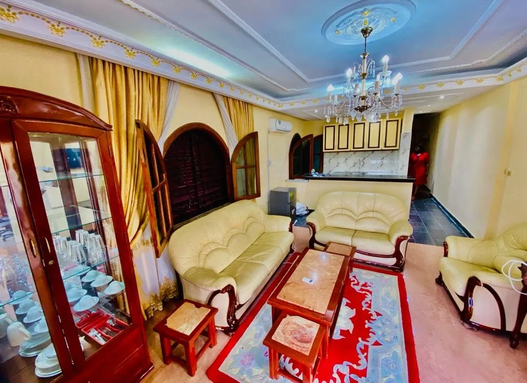LOCATION MEUBLÉE À BONAMOUSSADI – SABLE (Entrée Mbanya Hôtel)