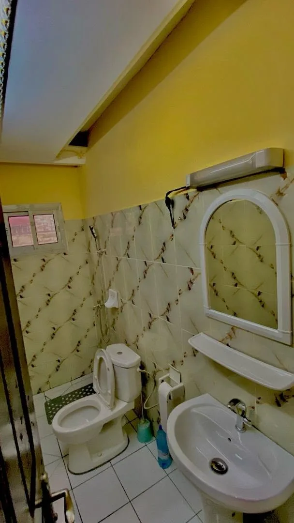 LOCATION MEUBLÉE À BONAMOUSSADI – SABLE (Entrée Mbanya Hôtel)