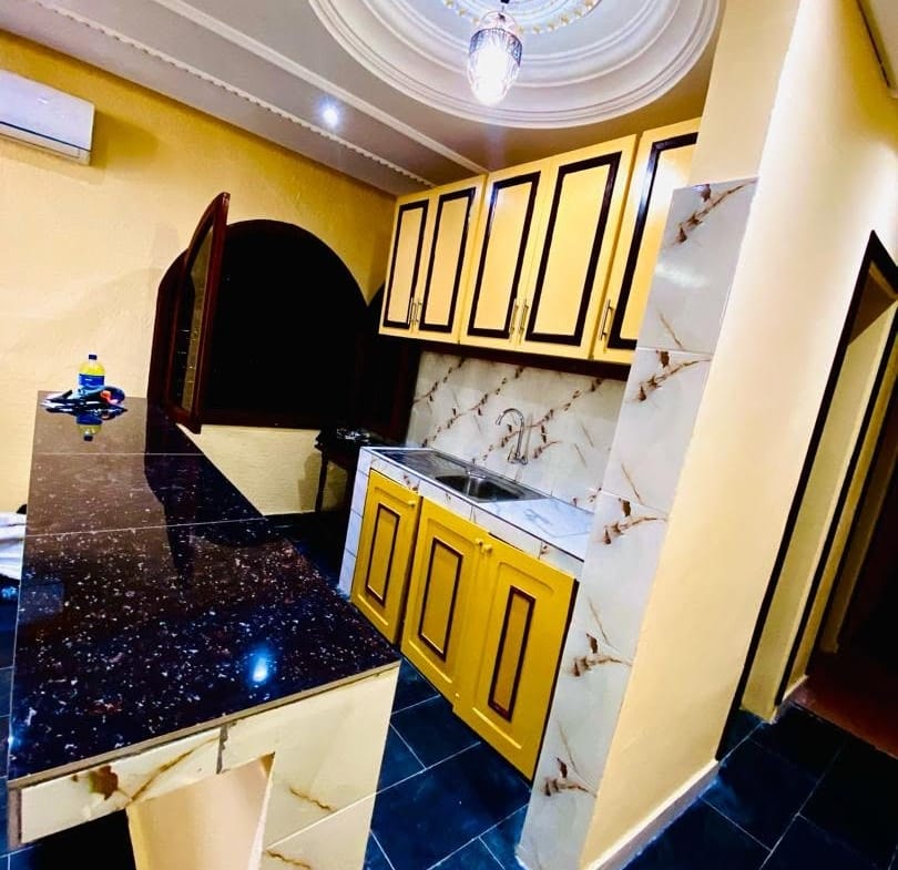 LOCATION MEUBLÉE À BONAMOUSSADI – SABLE (Entrée Mbanya Hôtel)