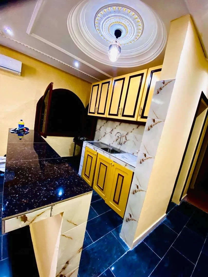 LOCATION MEUBLÉE À BONAMOUSSADI – SABLE (Entrée Mbanya Hôtel)