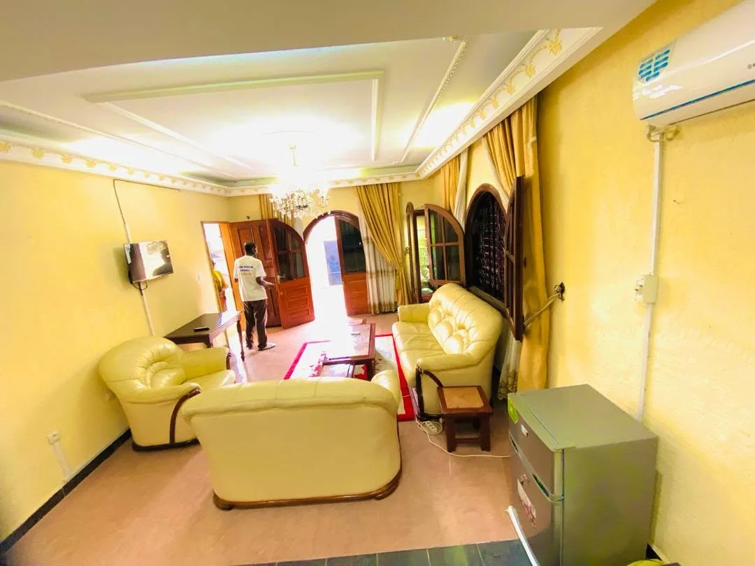 LOCATION MEUBLÉE À BONAMOUSSADI – SABLE (Entrée Mbanya Hôtel)