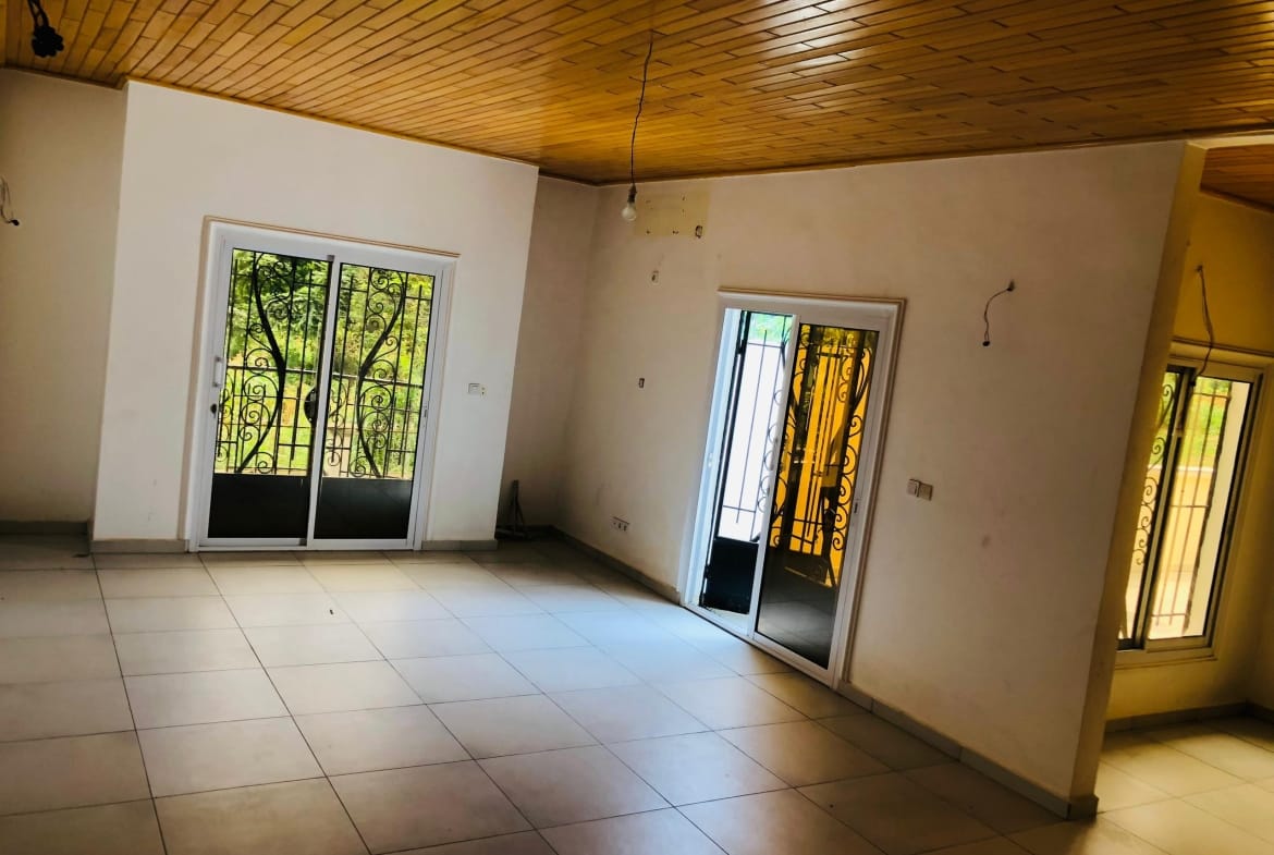 DUPLEX QUASI-NEUF À VENDRE À JAPOMA