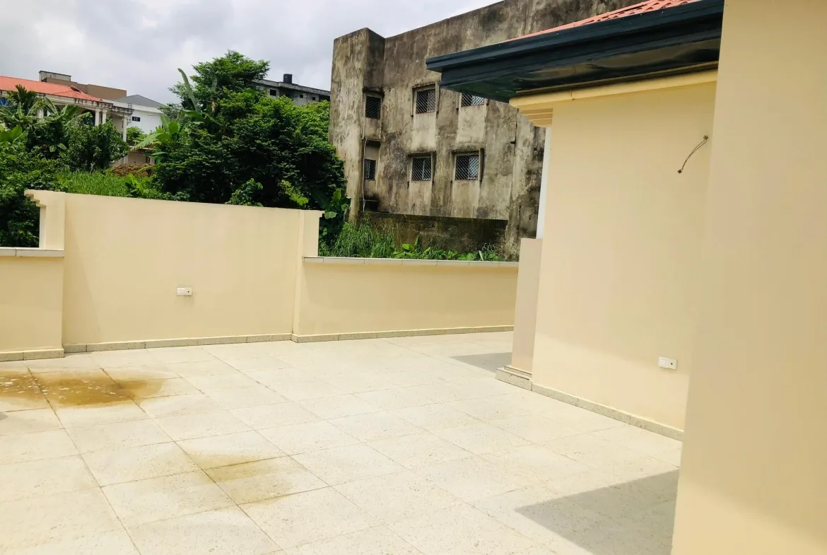DUPLEX QUASI-NEUF À VENDRE À JAPOMA