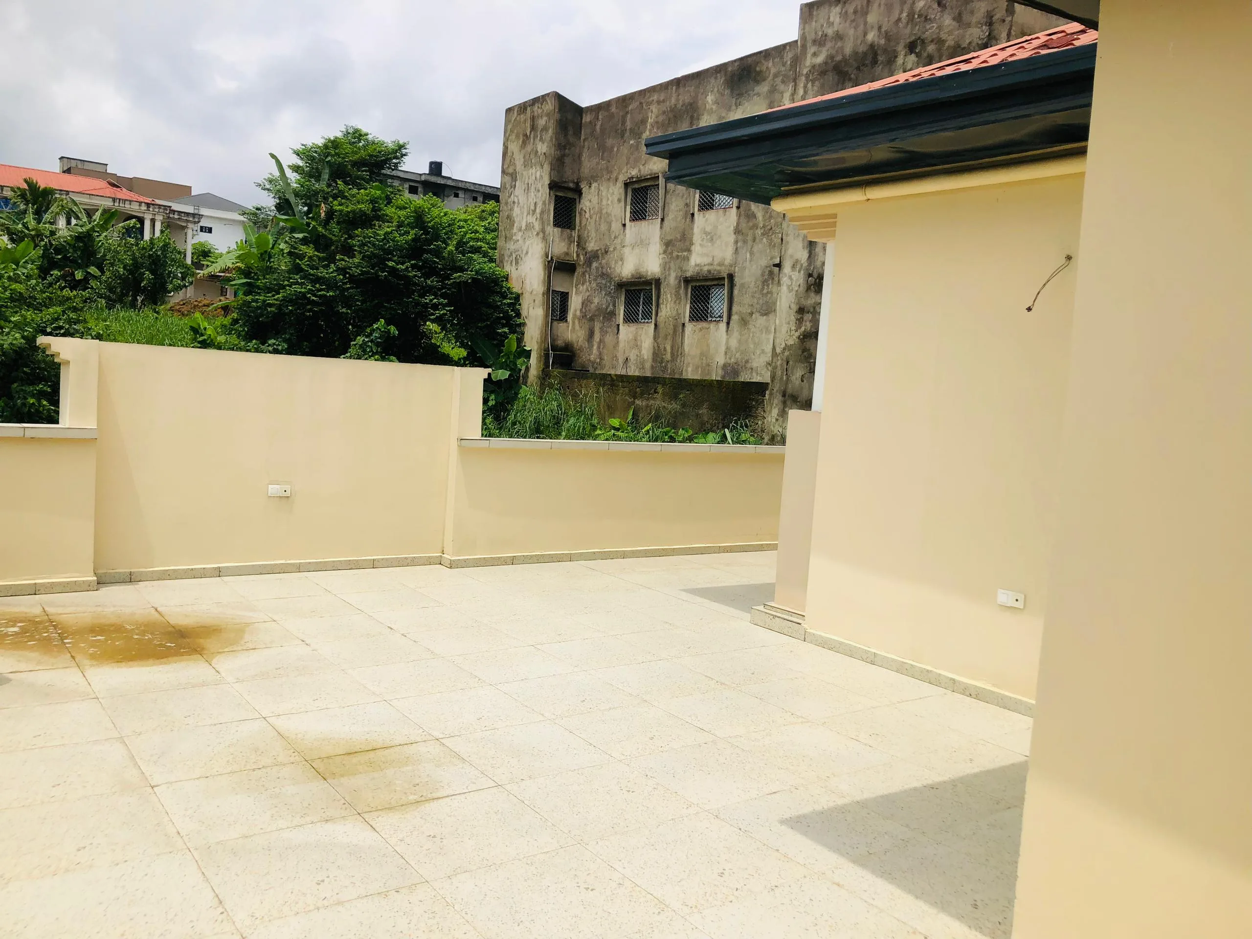 DUPLEX QUASI-NEUF À VENDRE À JAPOMA