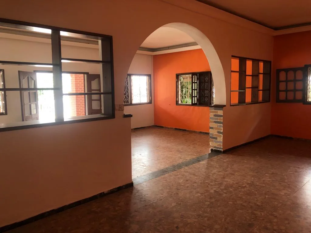 GRAND DUPLEX AVEC MINI-DUPLEX À VENDRE – ÉLIG-ESSONO (MAHIMA)
