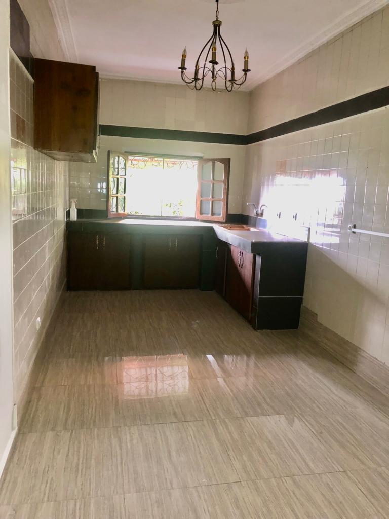 GRAND DUPLEX AVEC MINI-DUPLEX À VENDRE – ÉLIG-ESSONO (MAHIMA)