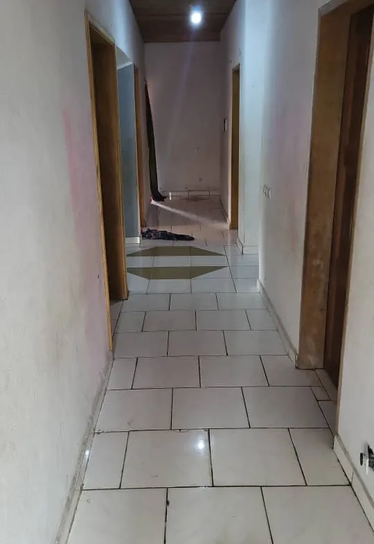 VILLA EN VENTE A NSIMALEN-YAOUNDE 400m² du goudron