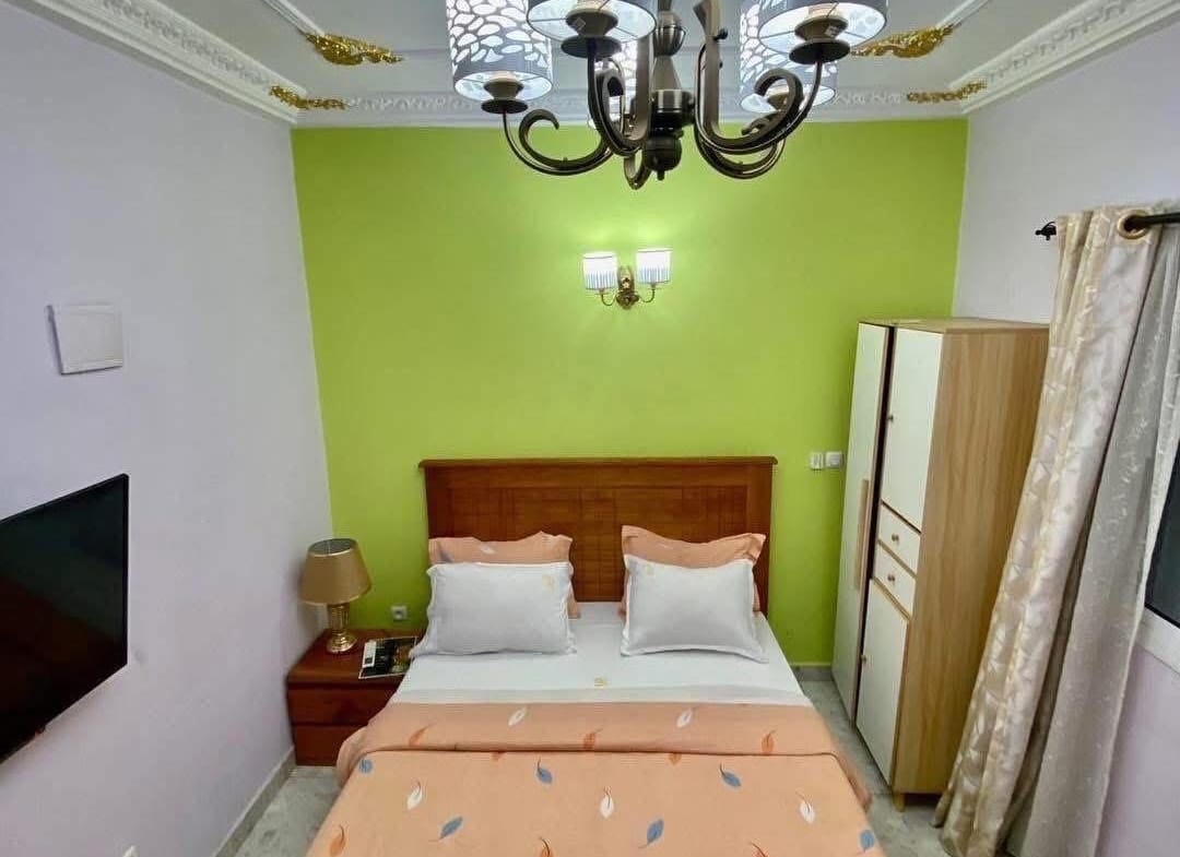 STUDIOS ET CHAMBRES MODERNES MEUBLES A LOUER A BONAMOUSSADI-SABLE