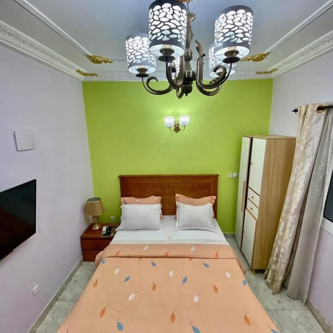 STUDIOS ET CHAMBRES MODERNES MEUBLES A LOUER A BONAMOUSSADI-SABLE