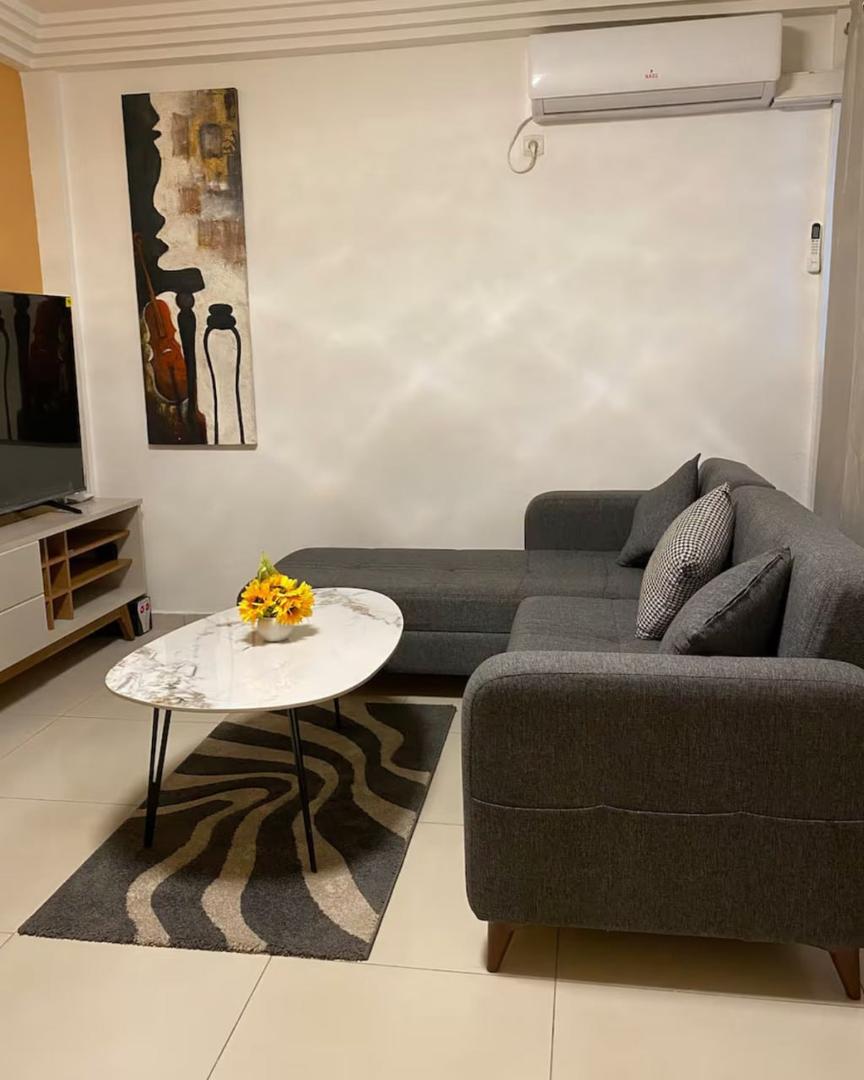 BAIL D’UN STUDIO MEUBLÉ EN VENTE A AKWA