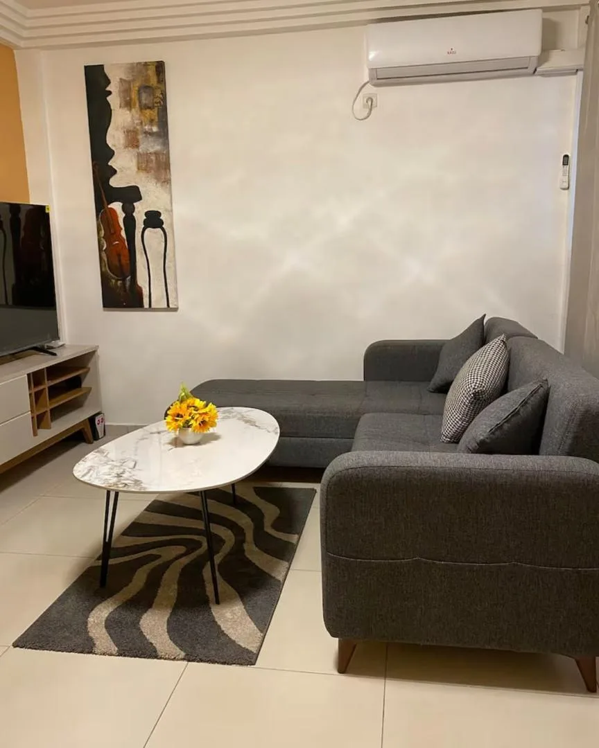BAIL D’UN STUDIO MEUBLÉ EN VENTE A AKWA