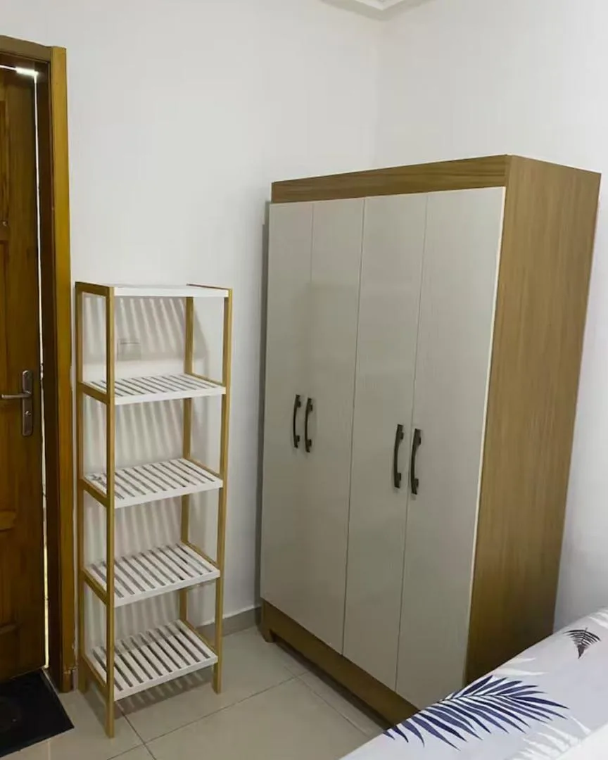 BAIL D’UN STUDIO MEUBLÉ EN VENTE A AKWA