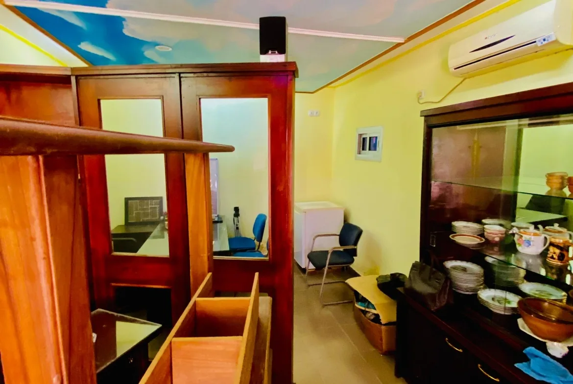 LOCAL DE BUREAU A LOUER A AKWA-DOUCHE