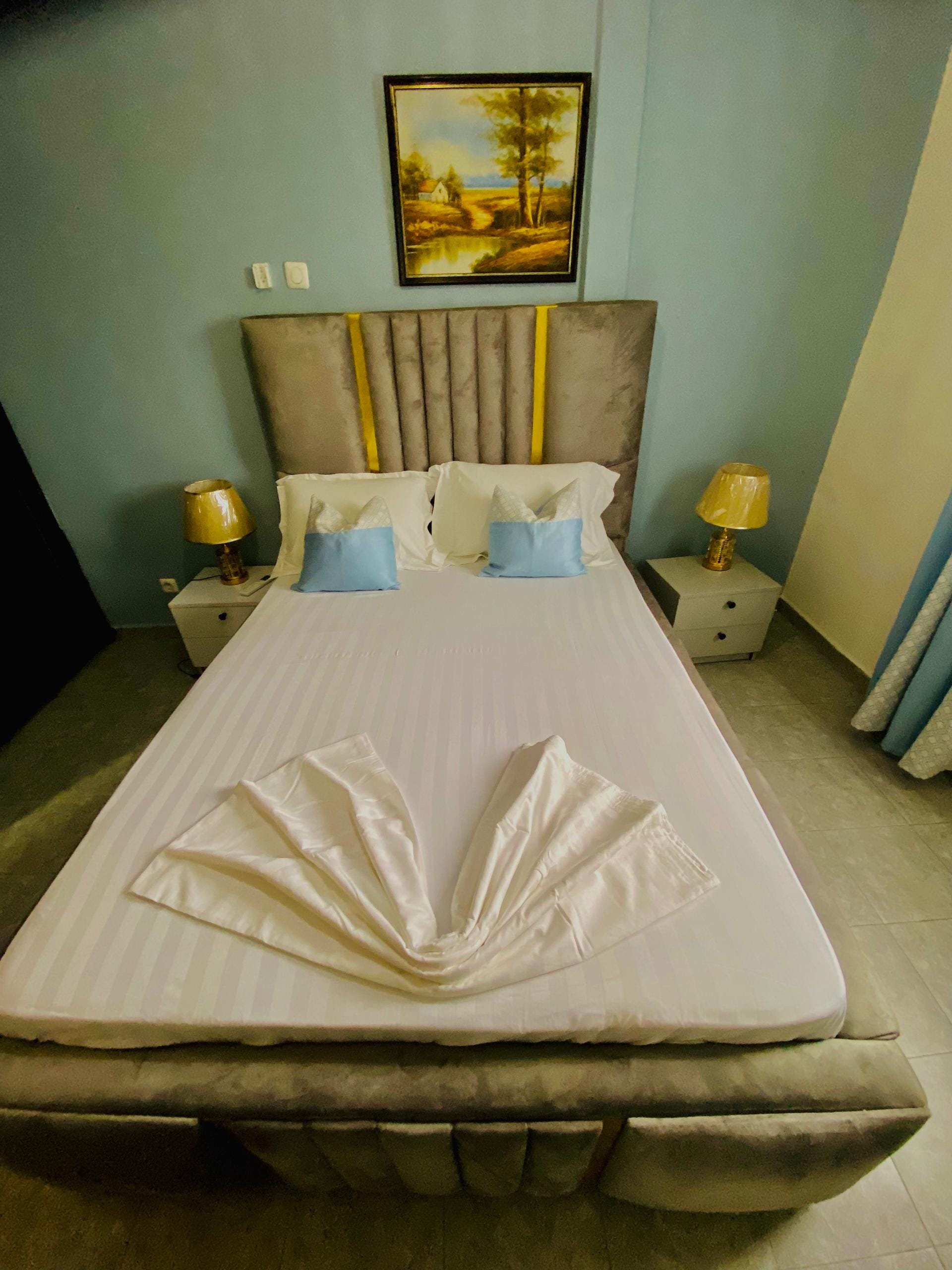 APPARTEMENT MEUBLÉ CHIC & ÉLÉGANT À LOUER – LOGPOM