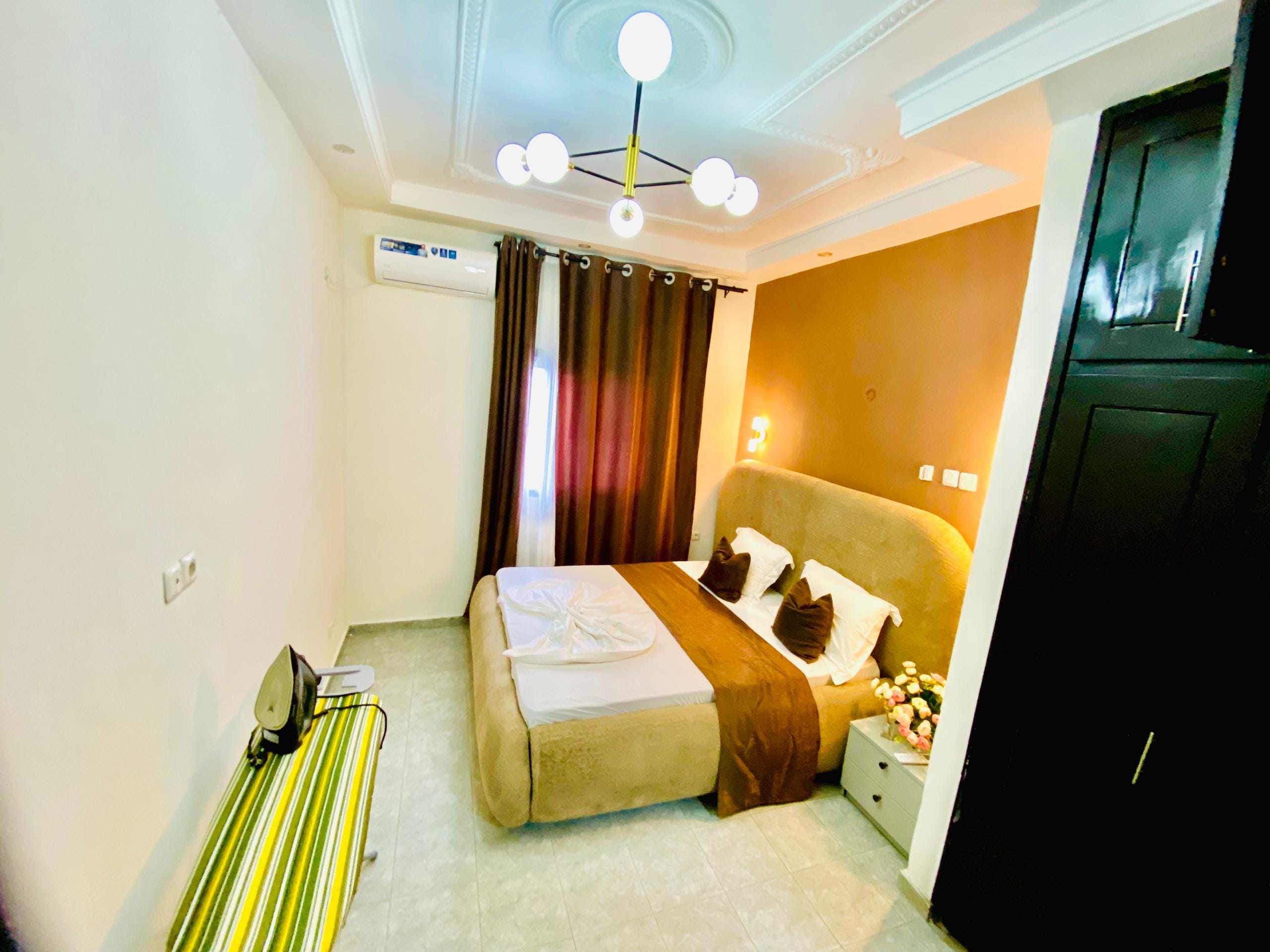 APPARTEMENT MEUBLÉ CHIC & ÉLÉGANT À LOUER – LOGPOM