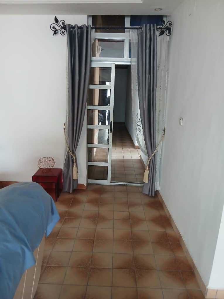 VILLA EN VENTE DANS LE QUARTIER LOGBABA