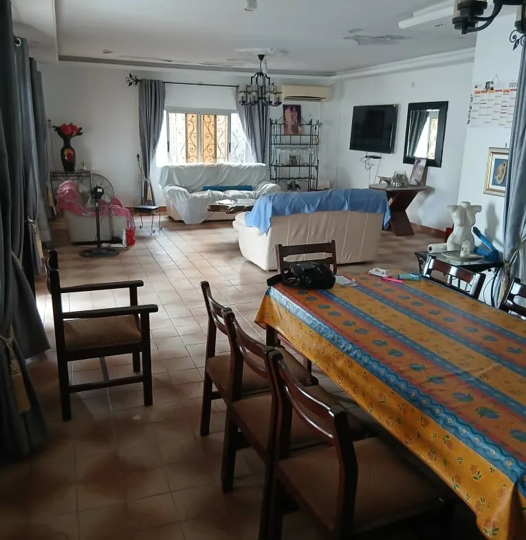VILLA EN VENTE DANS LE QUARTIER LOGBABA