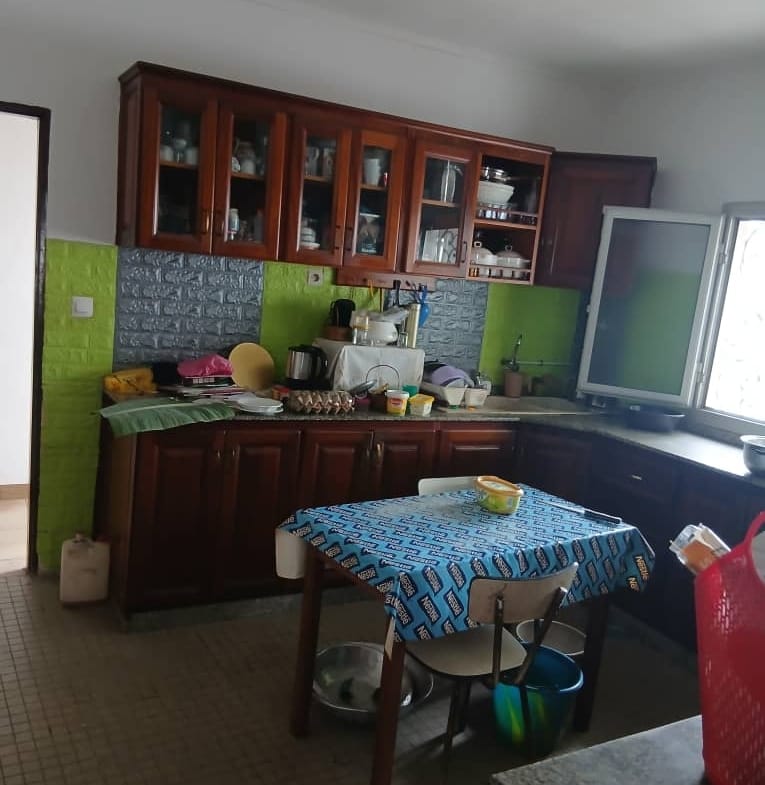 VILLA EN VENTE DANS LE QUARTIER LOGBABA