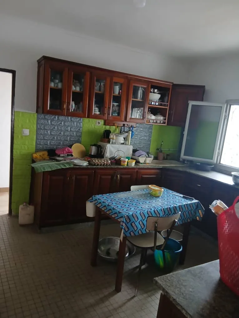 VILLA EN VENTE DANS LE QUARTIER LOGBABA