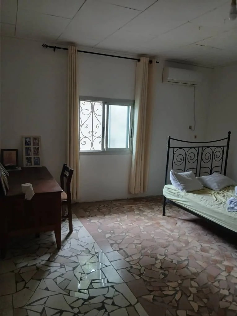VILLA EN VENTE DANS LE QUARTIER LOGBABA