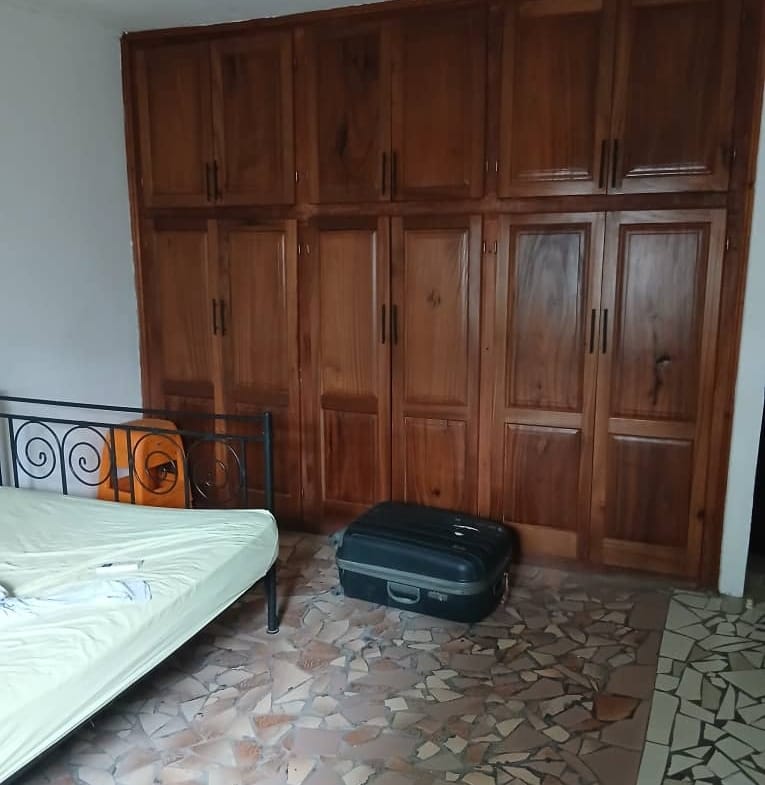VILLA EN VENTE DANS LE QUARTIER LOGBABA