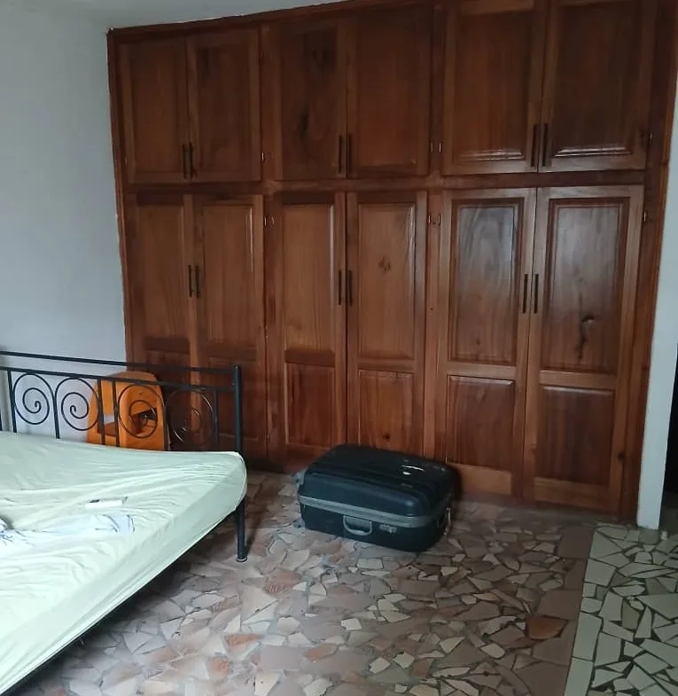 VILLA EN VENTE DANS LE QUARTIER LOGBABA