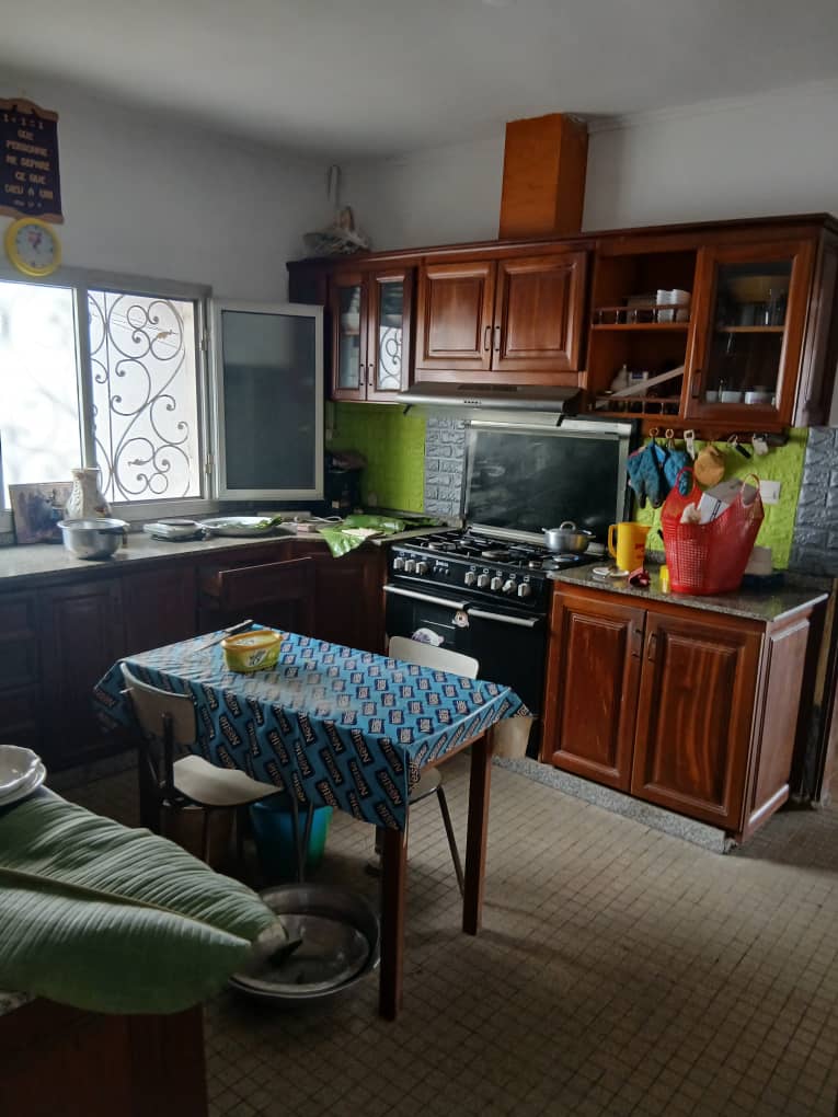 VILLA EN VENTE DANS LE QUARTIER LOGBABA