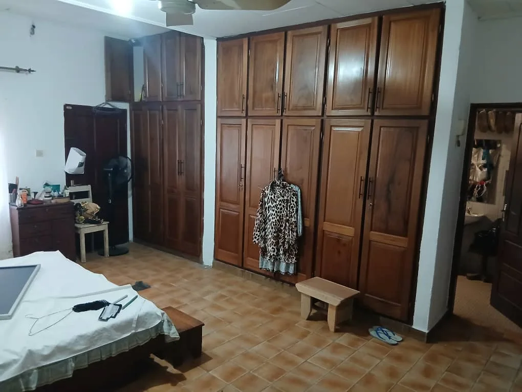 VILLA EN VENTE DANS LE QUARTIER LOGBABA