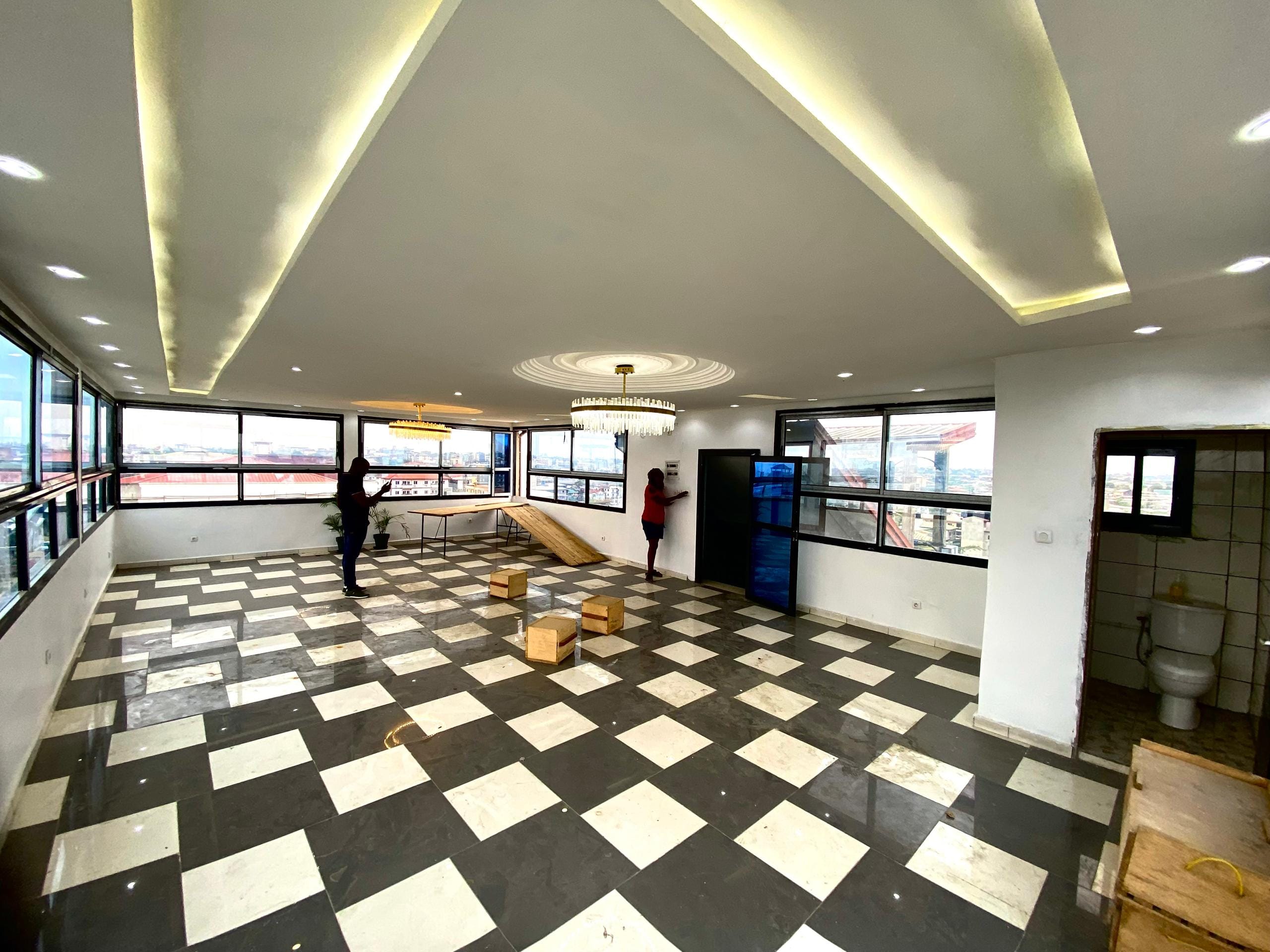 À LOUER – SALLE D’ÉVÉNEMENT MODERNE ET ÉLÉGANTE