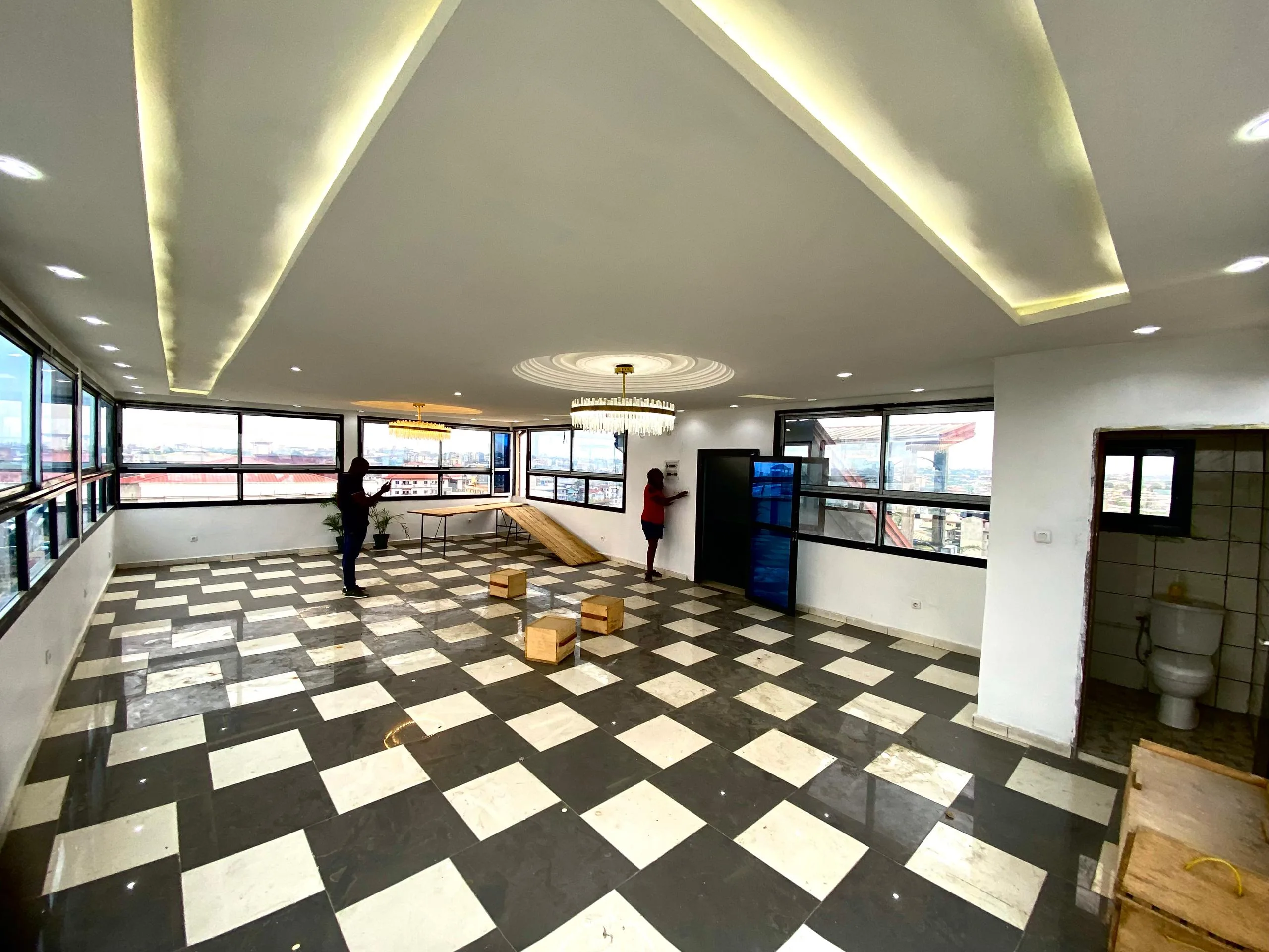 À LOUER – SALLE D’ÉVÉNEMENT MODERNE ET ÉLÉGANTE