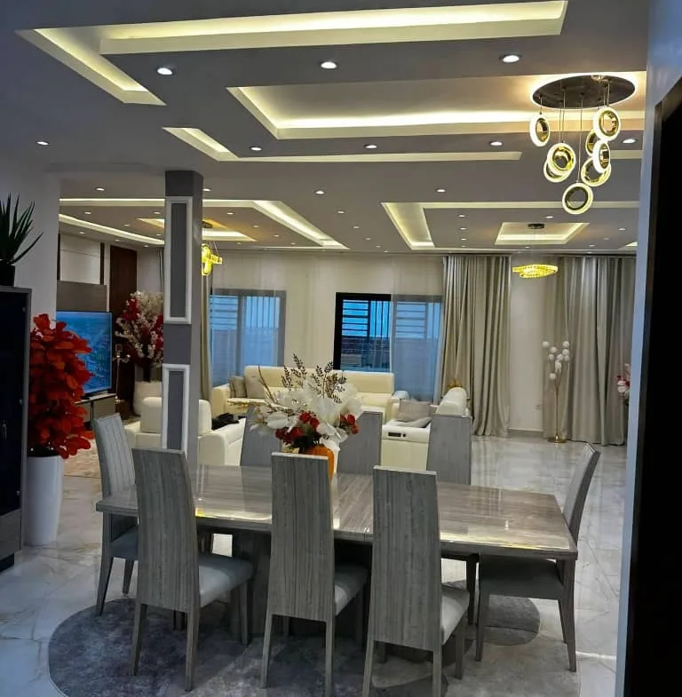VILLA ULTRA HAUT STANDING À VENDRE – DOUALA | LENDI VERS ALADJI