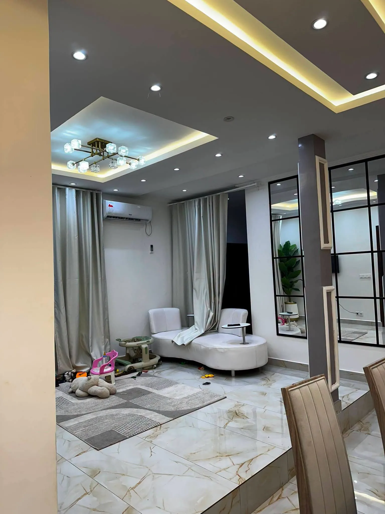 VILLA ULTRA HAUT STANDING À VENDRE – DOUALA | LENDI VERS ALADJI
