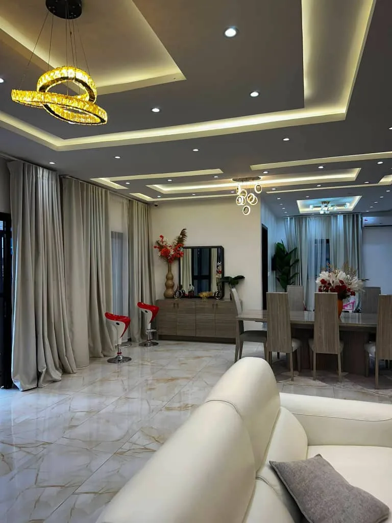 VILLA ULTRA HAUT STANDING À VENDRE – DOUALA | LENDI VERS ALADJI