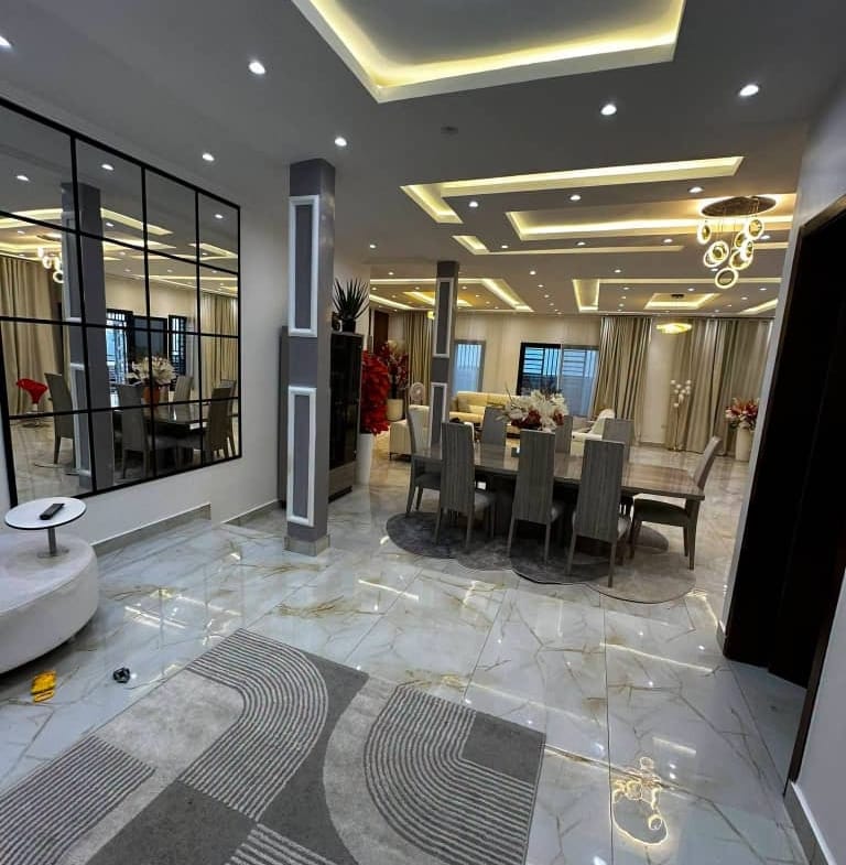 VILLA ULTRA HAUT STANDING À VENDRE – DOUALA | LENDI VERS ALADJI