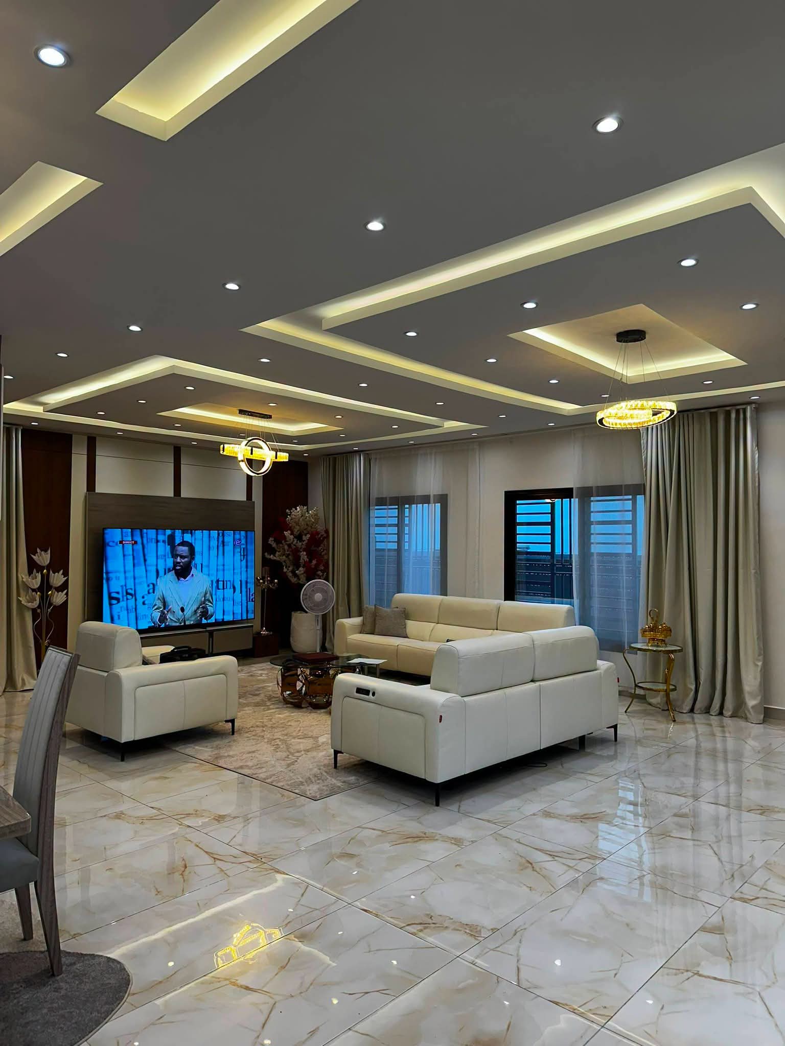 WhatsApp Image 2026-07-23 at 17.11.59 (1) VILLA ULTRA HAUT STANDING À VENDRE – DOUALA | LENDI VERS ALADJI