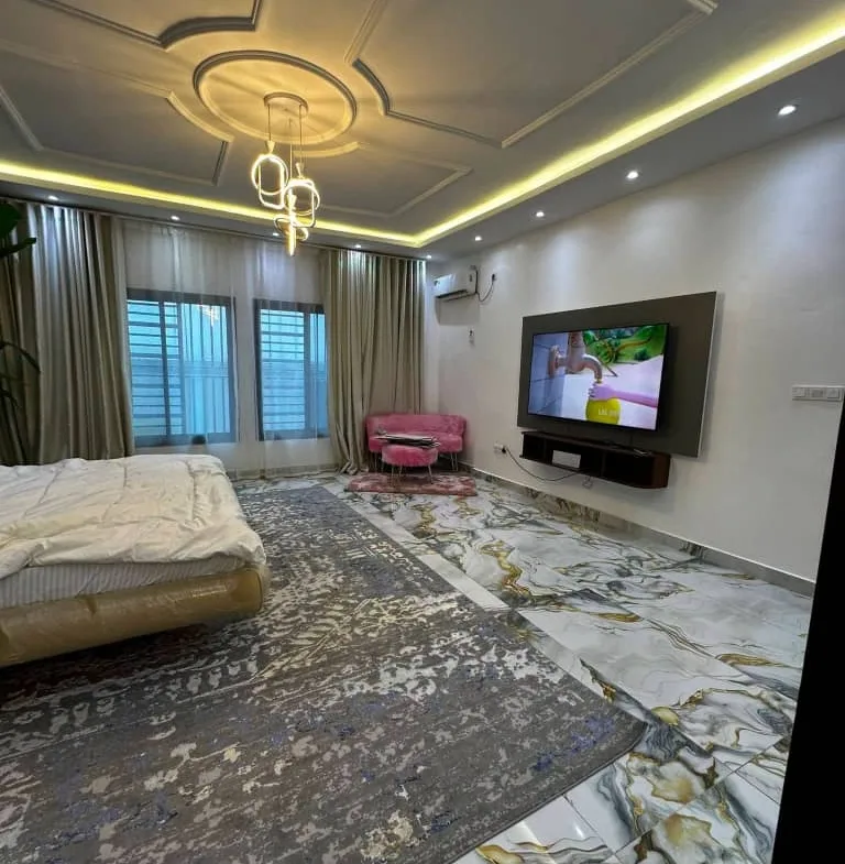 VILLA ULTRA HAUT STANDING À VENDRE – DOUALA | LENDI VERS ALADJI