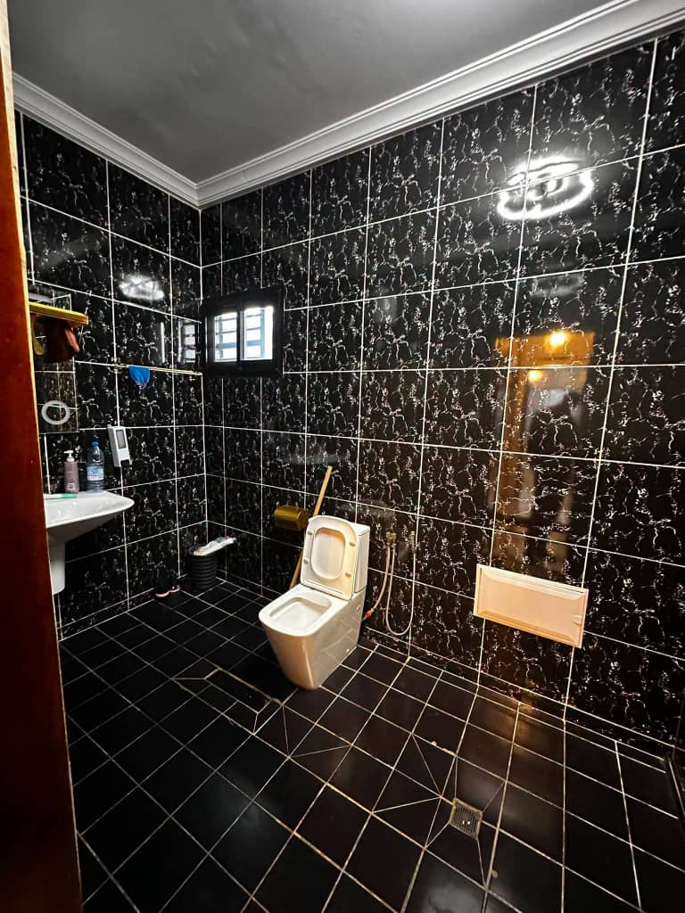 WhatsApp Image 2026-07-23 at 17.12.00 (1) VILLA ULTRA HAUT STANDING À VENDRE – DOUALA | LENDI VERS ALADJI