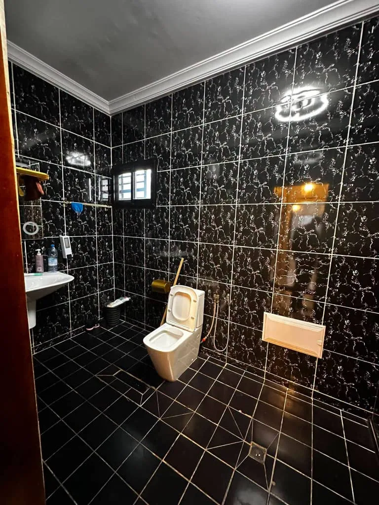 VILLA ULTRA HAUT STANDING À VENDRE – DOUALA | LENDI VERS ALADJI