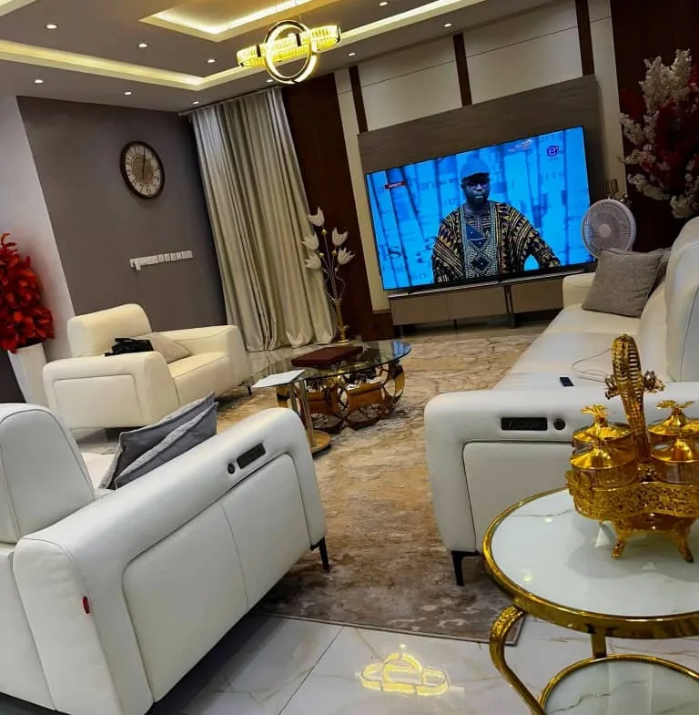VILLA ULTRA HAUT STANDING À VENDRE – DOUALA | LENDI VERS ALADJI
