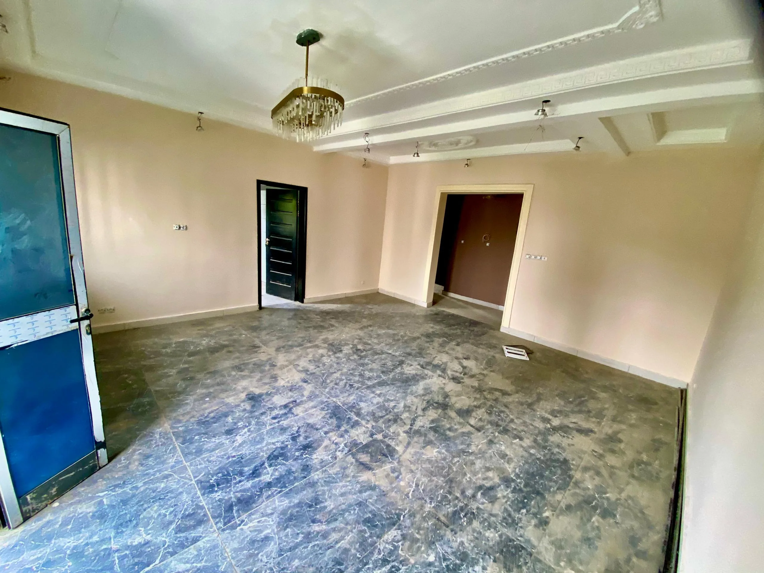 APPARTEMENT MODERNE À LOUER A LOGPOM