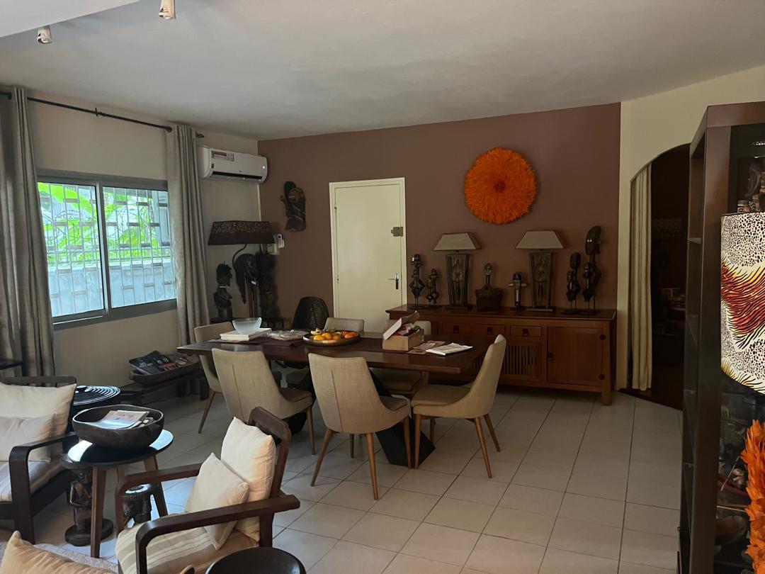 MAGNIFIQUE DUPLEX A VENDRE A DOUALA – BONAPRISO HYDROCABURE.