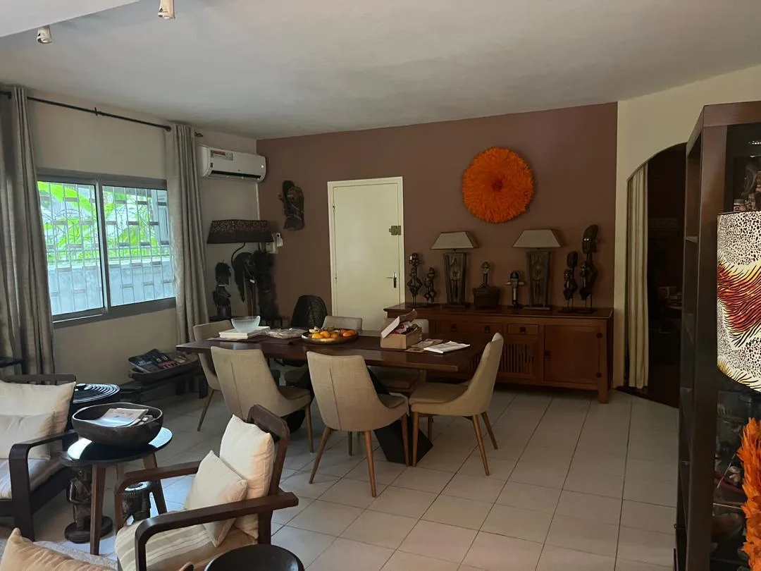 MAGNIFIQUE DUPLEX A VENDRE A DOUALA – BONAPRISO HYDROCABURE.
